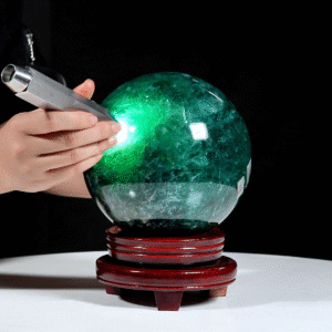 Quả cầu fluorit xanh 6,74kg - 16cm